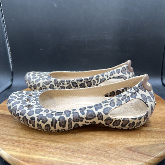 Crocs Womens Size 7 Kadee Thea Cheetah Leopard Print Ballet Flats Slip On Shoes - Picture 1 of 8